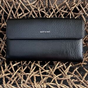 Matt & Nat Black Vegan Leather Card Wallet